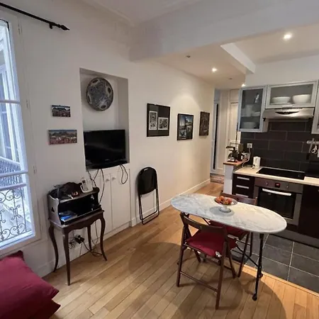 Bright On Rue Ballu Apartment *