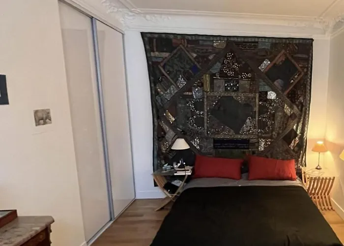 Apartment Bright On Rue Ballu Paris