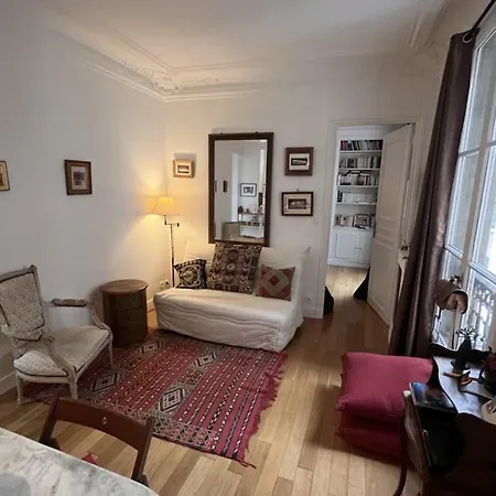 Bright On Rue Ballu Apartment Paris